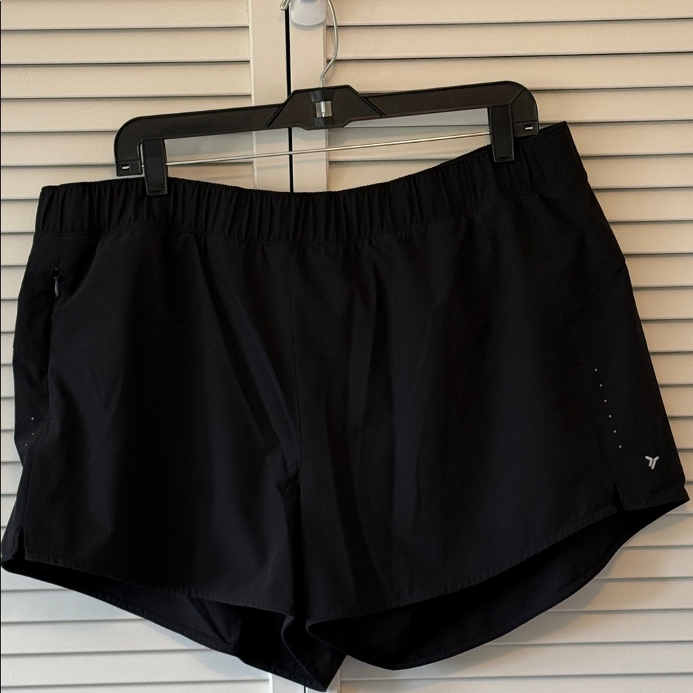 Old Navy Women's Black Athletic Shorts Size XL - Never worn